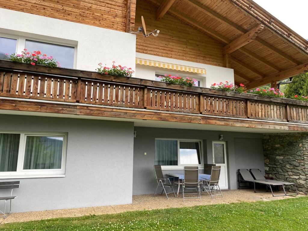 مبيت وإفطار Großkirchheim Nebenhaus Sagritzerwirt المظهر الخارجي الصورة